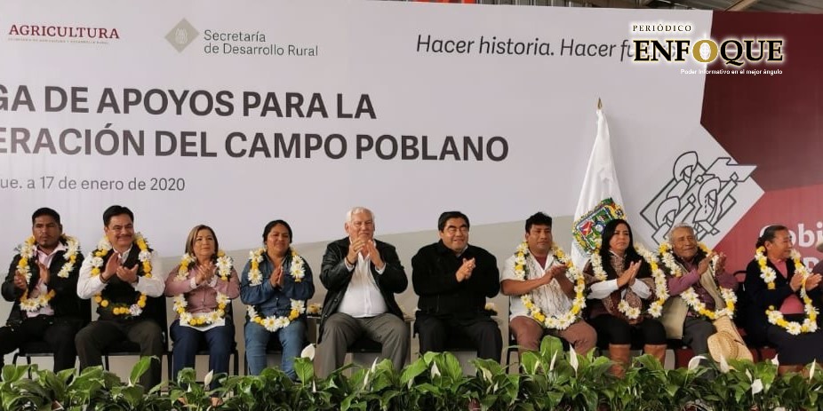 Foto: Marisol Oropeza Entrega Barbosa apoyos para la recuperación del campo en Tecamachalco