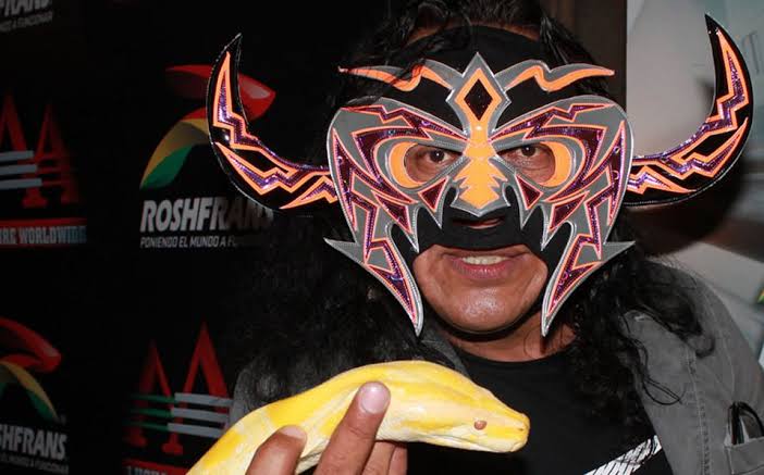 Foto: Cortesía Psicosis cacheteó a Konnan afuera de un set de grabación