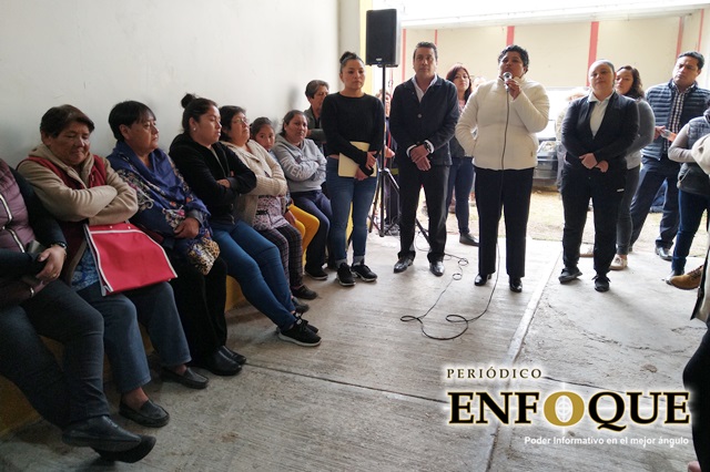 Foto: Omar Sánchez Respalda Karina Pérez a edil de San Nicolás de los Ranchos tras plantó en alcaldía