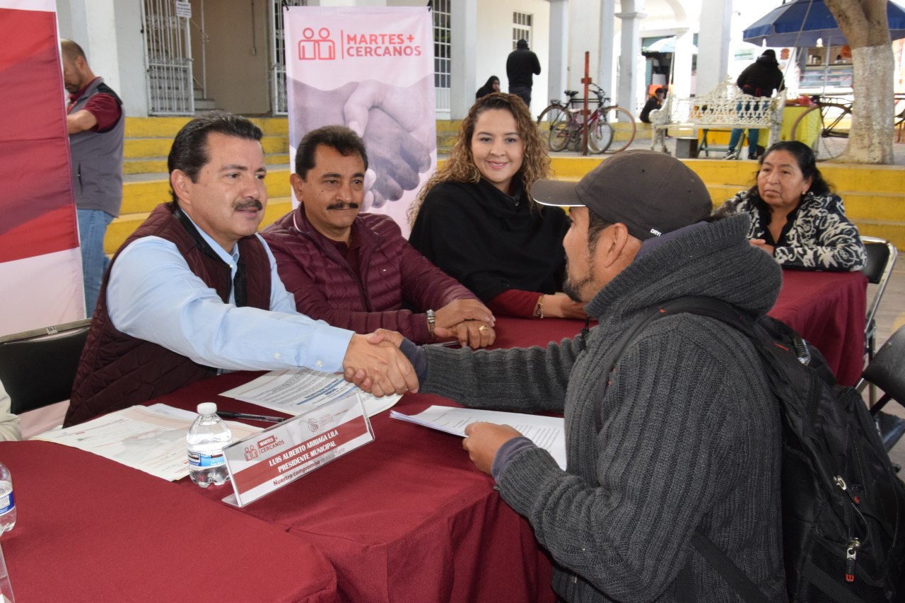Foto: Cortesía Brinda gobierno de San Pedro Cholula estabilidad  y servicios en Santa Bárbara Almoloya
