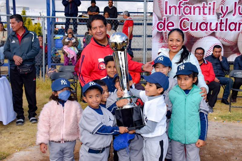 Foto: Cortesía Inaugura Lupita Daniel, Tercer Torneo de Béisbol Primavera 2020 de la Liga Infantil y Juvenil de Cuautlancingo