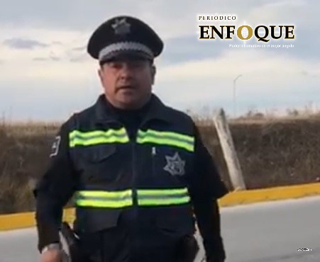 Graban a policía vial extorsionando a un ciudadano en la Atlixcáyotl (Video)