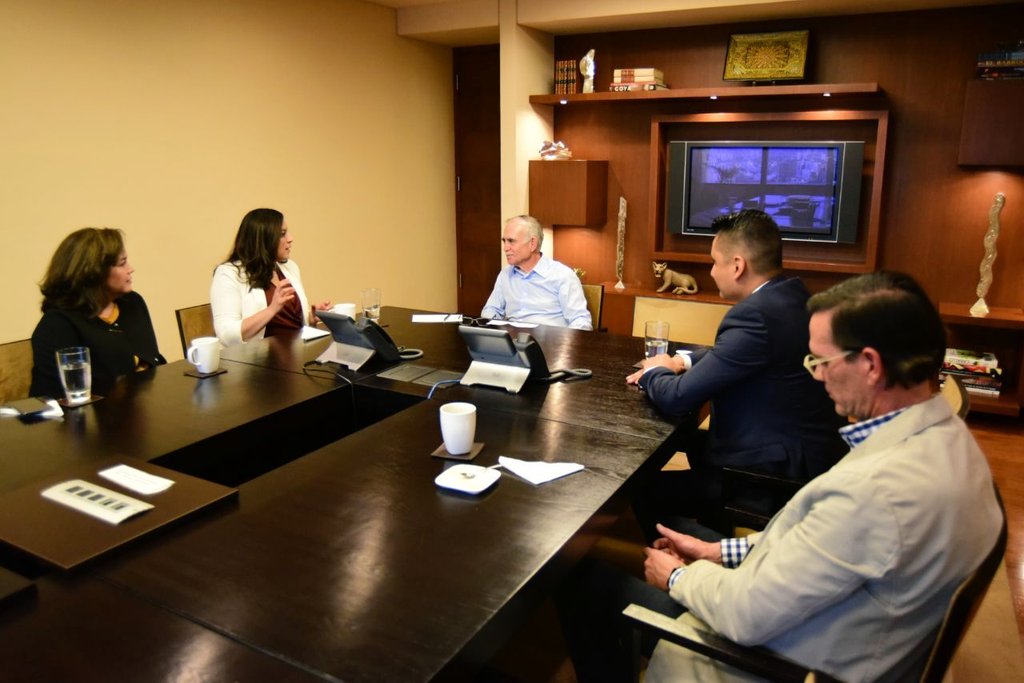 Foto: Cortesía Claudia Rivera viaja con comitiva a la CDMX para reunirse con Alfonso Romo