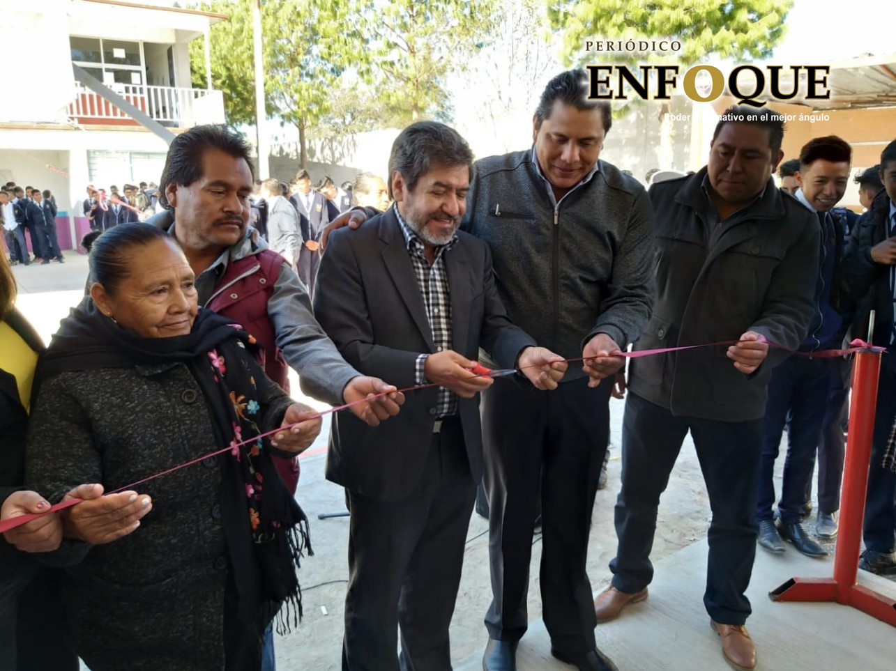 VIDEO: JESUS RAMIREZ Entrega alcalde de Acajete aula escolar