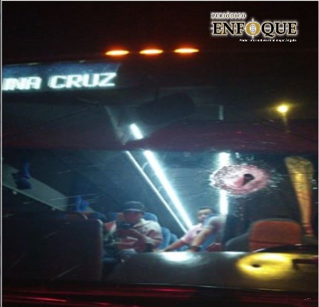 Foto: Cortesía Lanzan piedras a vehículos en la Puebla -Orizaba para asaltar conductores