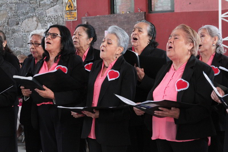 “Sin amor no hay nada”, expresa pareja que asiste a “Casa Del Abue”