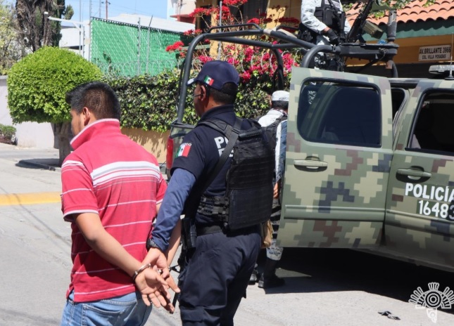 Foto: Cortesía Asegura SSP mercancía ilegal y vehículos en la capital poblana