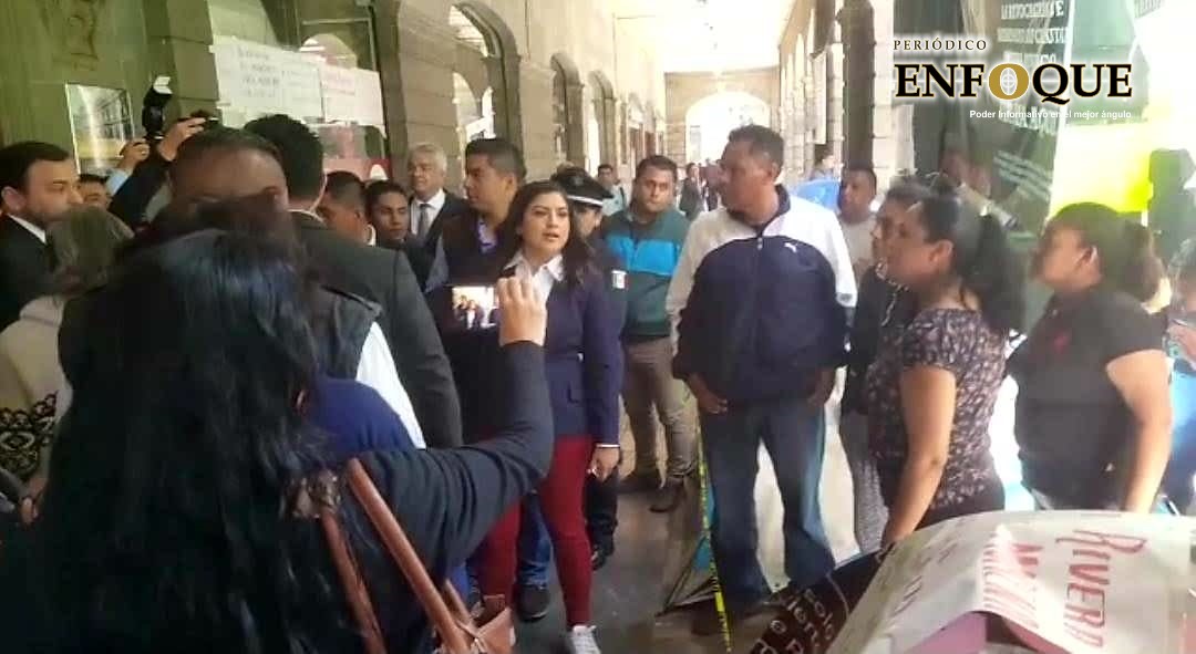 Foto: César Valdez Rivera Vivanco retoma mesas de negociación con extrabajadores que realizan plantón (Videos)