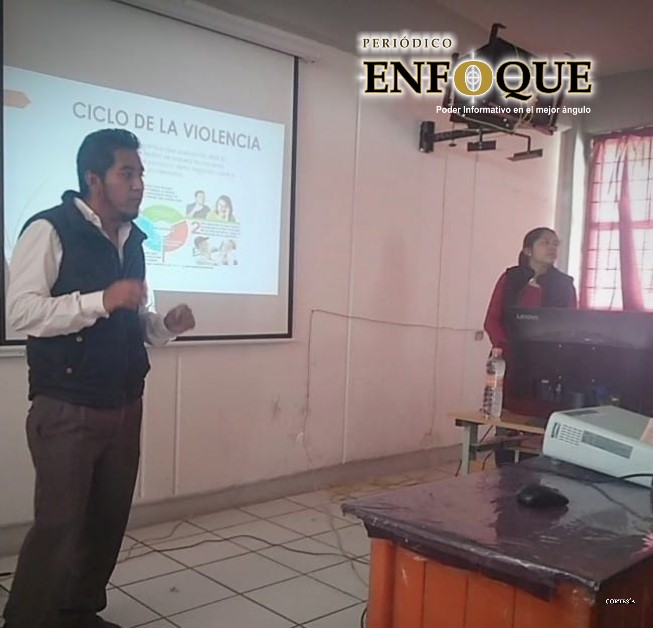 Foto: Cortesía Continua Ayuntamiento de Acajete con pláticas para prevenir violencia de género