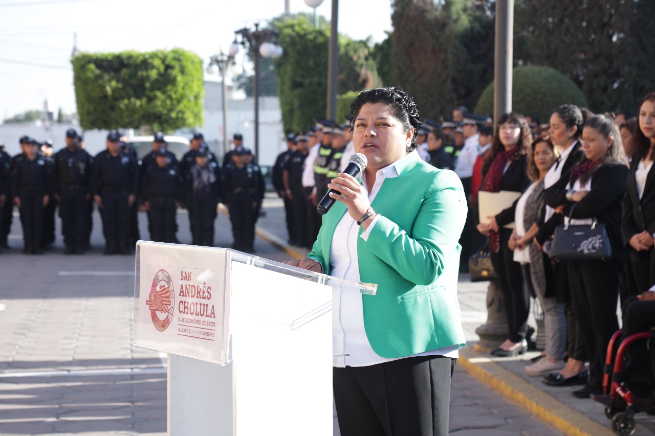 Honrar a la bandera no debe ser solo un acto protocolario: Karina Pérez Popoca