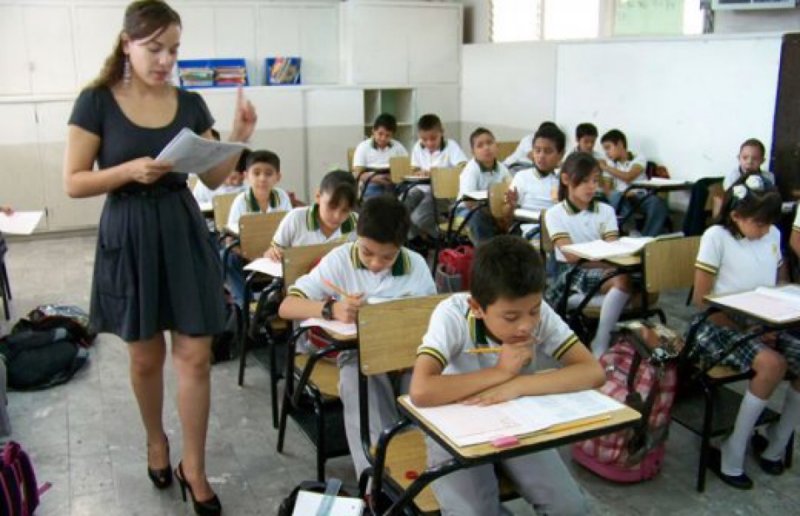 Foto: Cortesía “Si no voy a trabajar, quién se hará cargo de mis niños”, maestras rechazan paro.