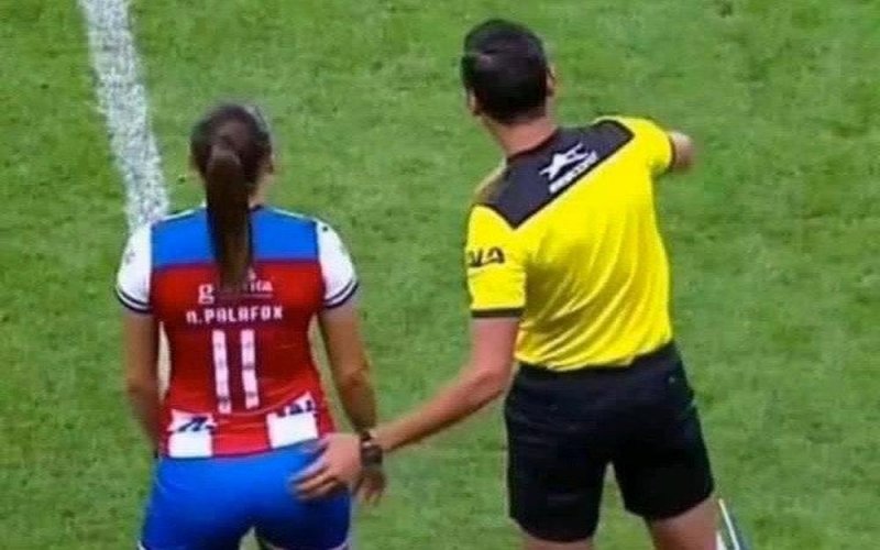 Foto: Cortesía Polémica: Foto de árbitro con Norma Palafox desata debate sobre el machismo