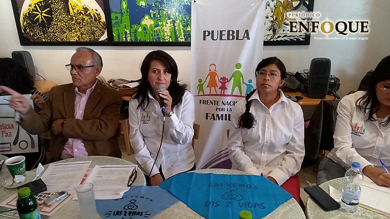 Foto: César Valdez Marcharán en Puebla los LeBarón para exigir seguridad (Video)