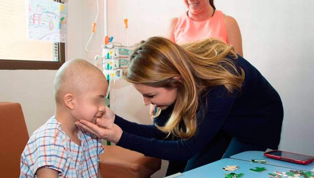 Foto: Cortesía ¿De corazón o por obligación? Recuerdan visitas de Angélica Rivera a niños con cáncer