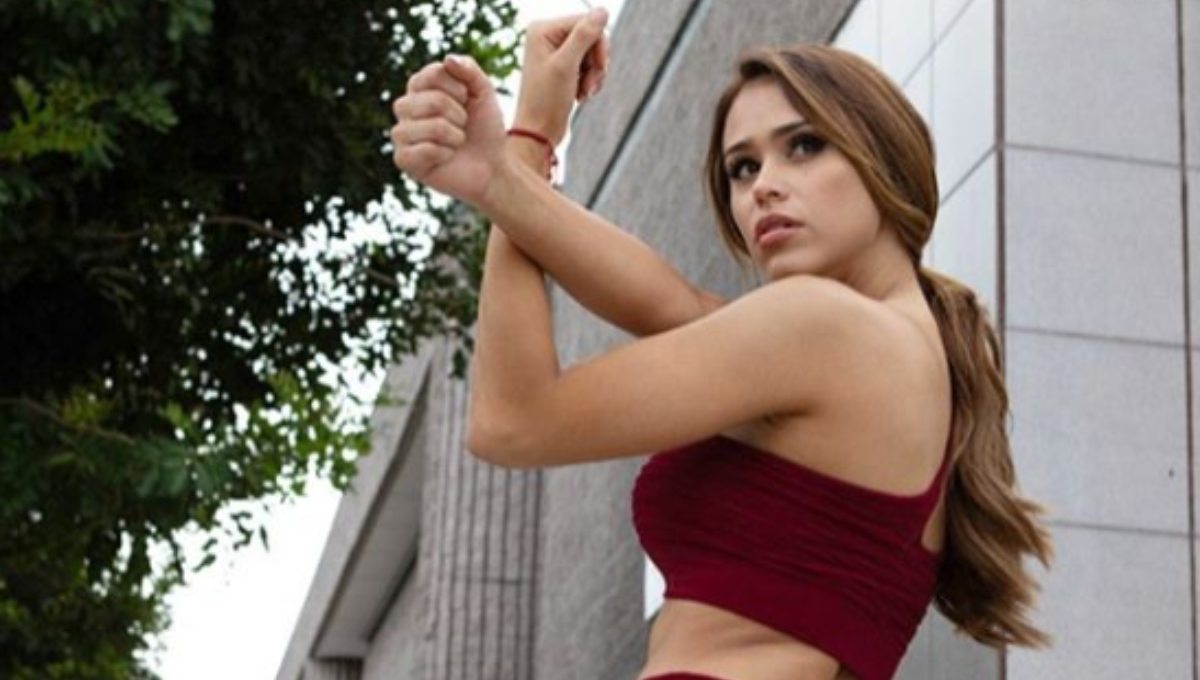 Yanet García se consiente con masaje en su retaguardia (Video)