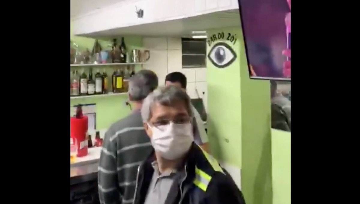 Foto: Cortesía Los Simpson lo hacen de nuevo: tienda de mascotas era fachada para un bar clandestino