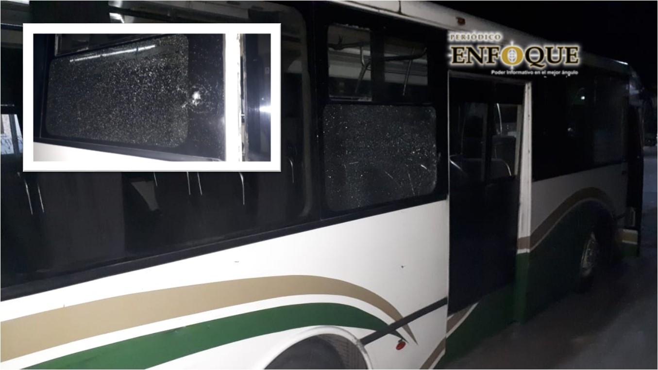 Foto: Marisol Oropeza  Apedrean autobús para asaltarlo en la Puebla-Tepeaca