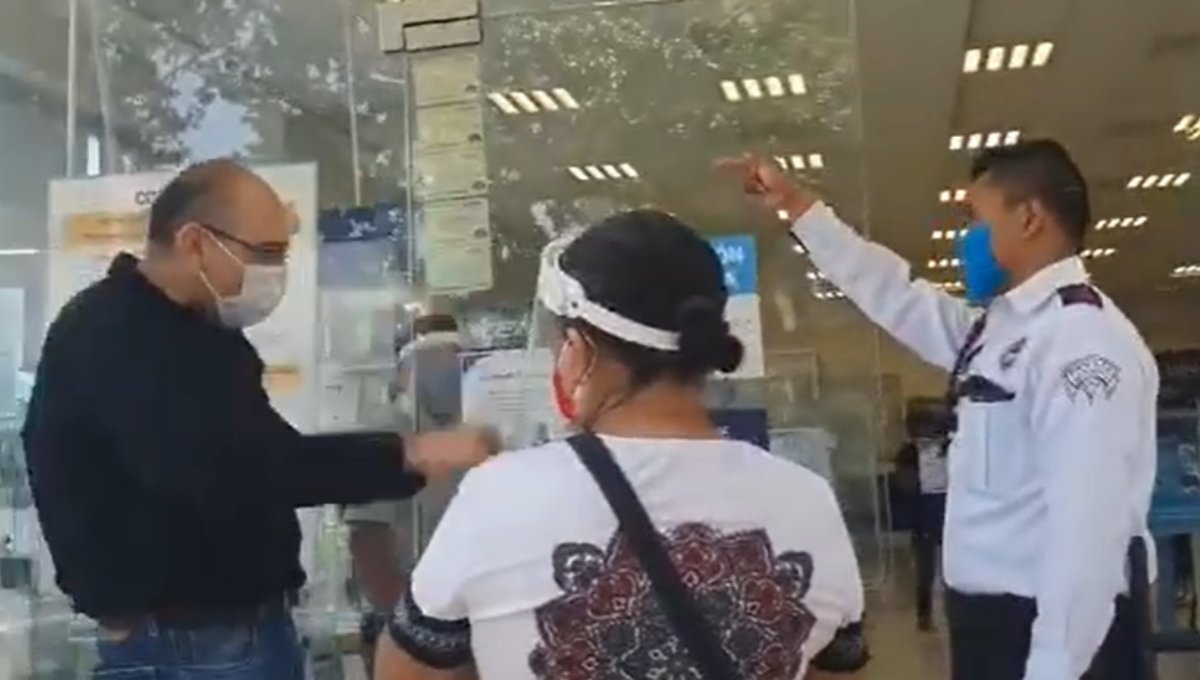 Foto: Cortesía “Me estás dañando las neuronas”: Hombre se niega a que guardia le tome la temperatura (Video)