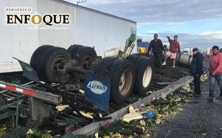 Foto: Cortesía Aparatoso accidente se registra en la autopista Puebla-Orizaba