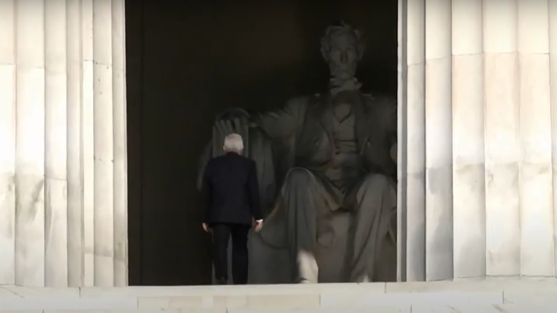 Foto: Cortesía AMLO deposita ofrenda floral en monumento a Abraham Lincoln