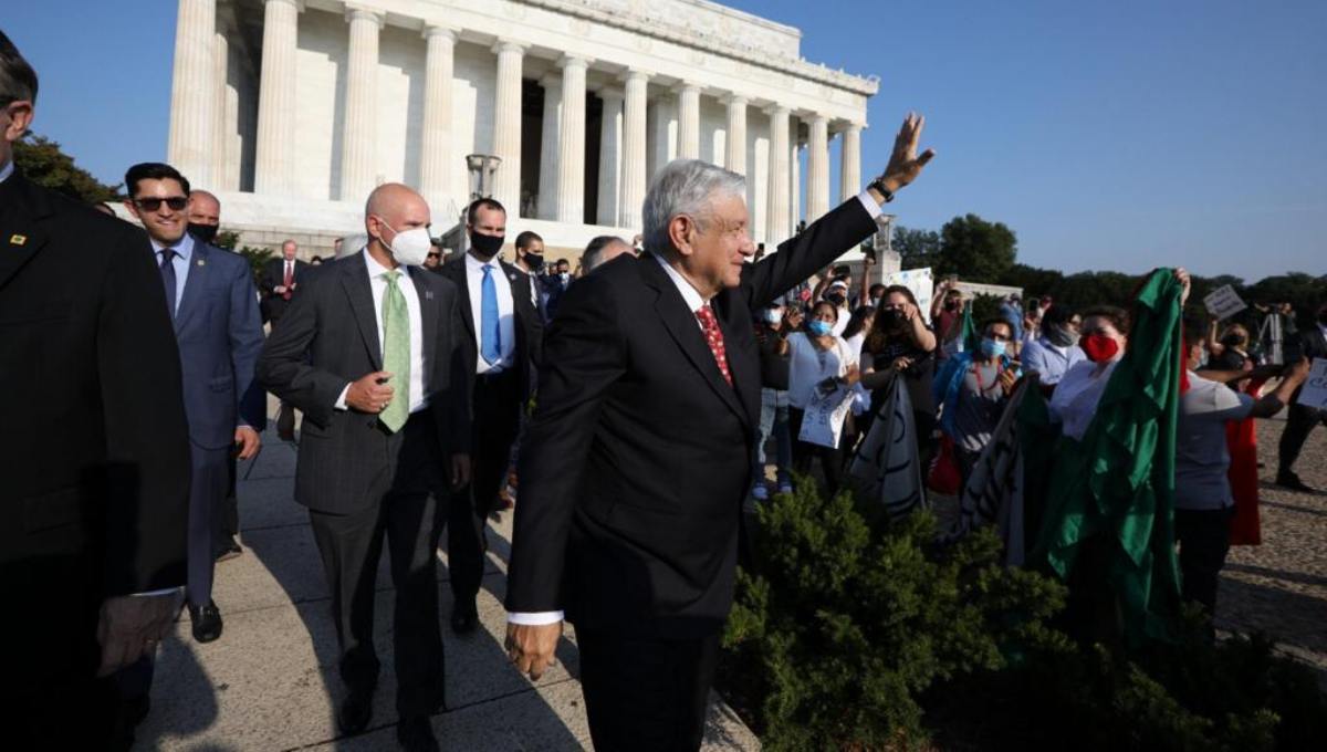 Foto: Cortesía AMLO y su comitiva reciben críticas por no usar cubrebocas y por estar “pasado de peso”