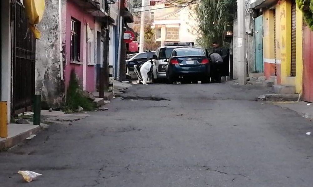 Foto: Cortesía Hallan cuerpos de 4 personas en auto de lujo en zona del Ajusco
