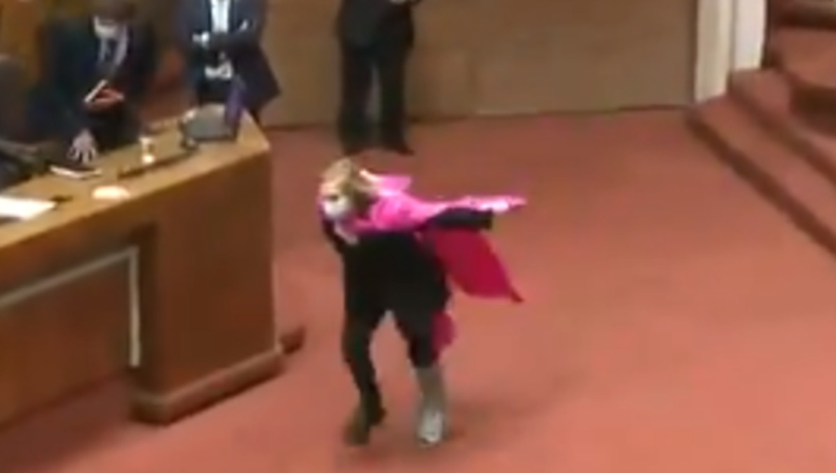 Foto: Cortesía ¡Igual que Naruto! Se viraliza festejo de diputada chilena, tras aprobación de reforma (Video)