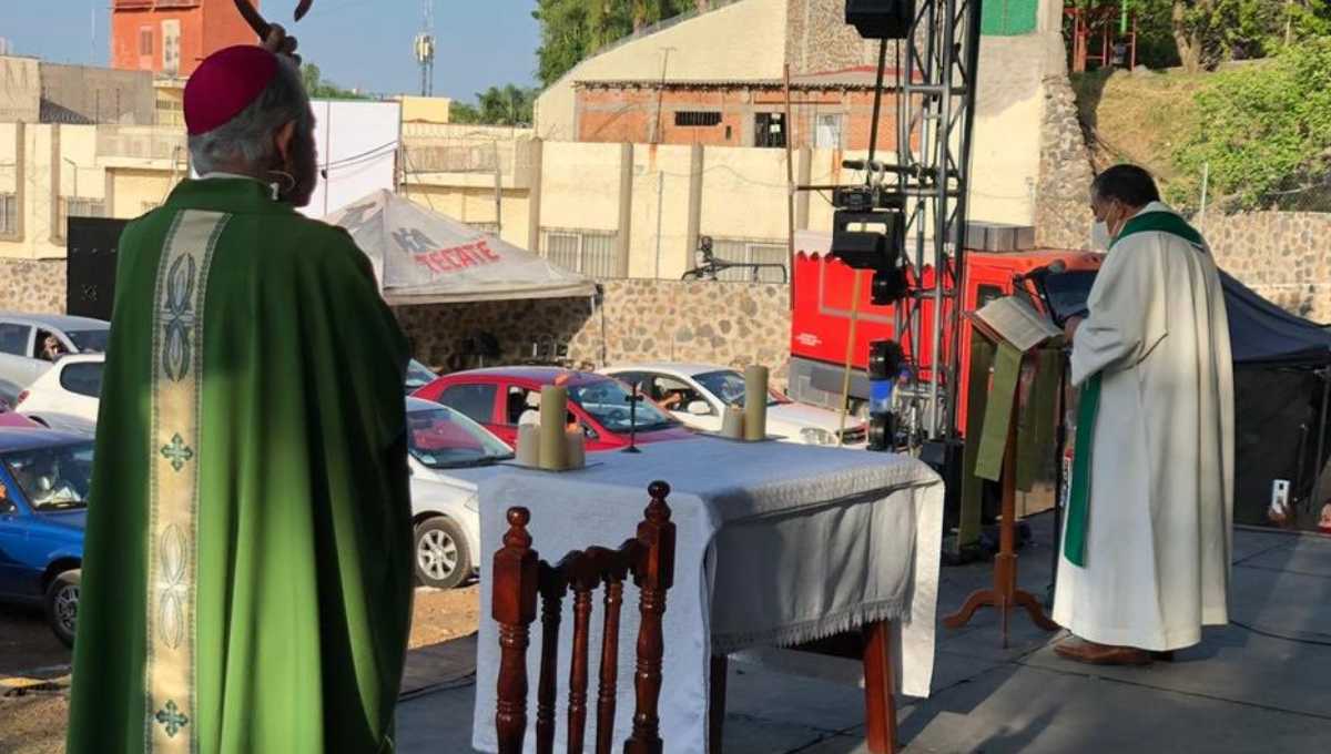 Foto: Cortesía “Es justo y necesario”: En Morelos celebran la primera misa católica ¡en auto!