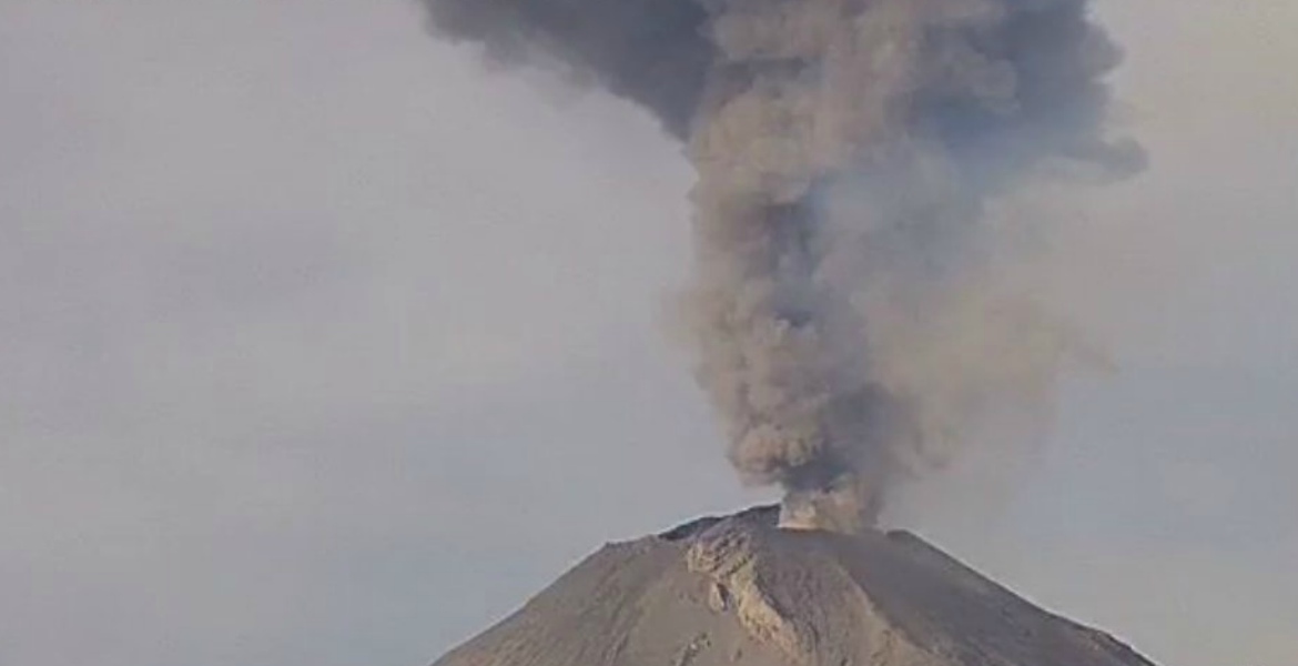 Foto: Cortesía Volcán Popocatépetl anda muy 'despierto'; lanza columna de casi un kilómetro de gases y cenizas