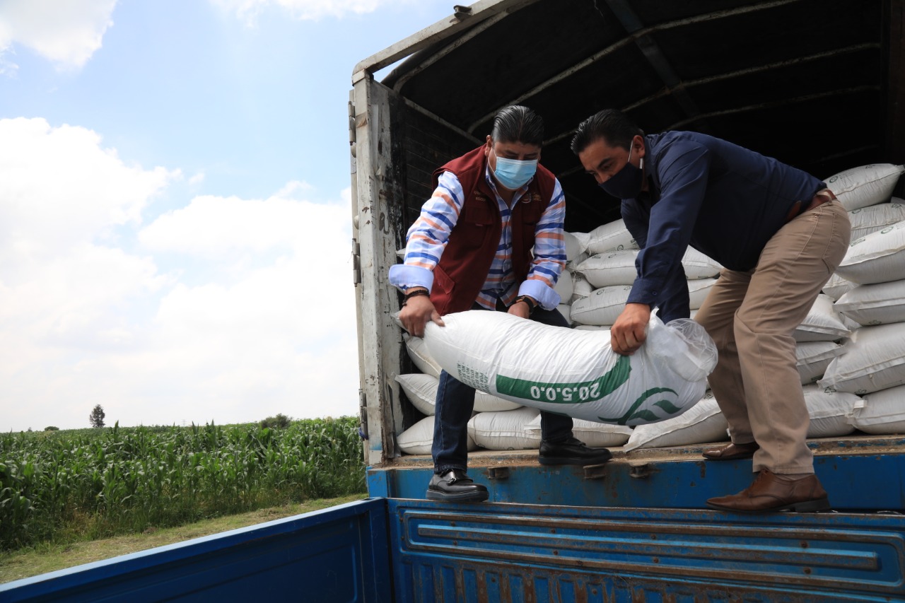 Foto: Cortesía Entrega Karina Pérez apoyos del programa “Fertilizante Agrícola 2020”