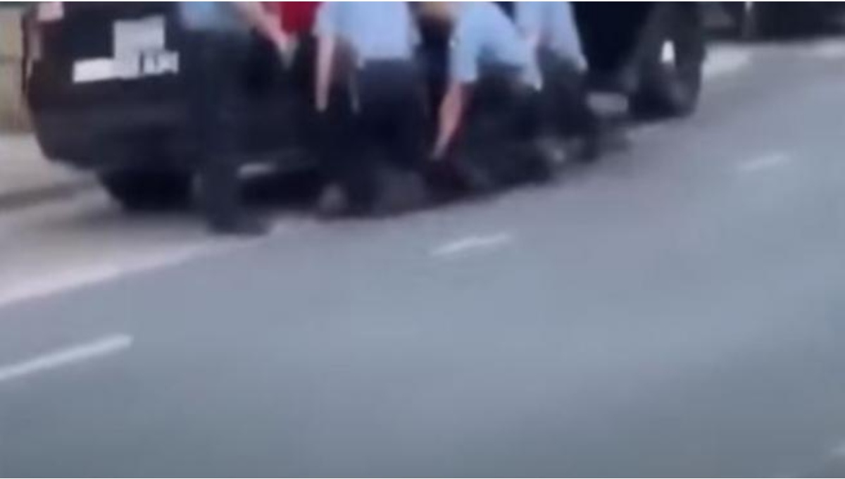 Foto: Cortesía Surge nuevo video de la detención de George Floyd: 3 policías lo sometieron
