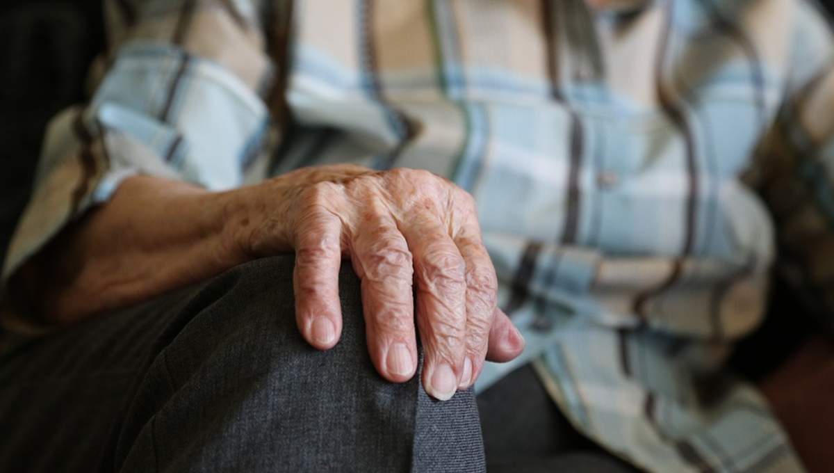 Foto: Cortesía Abuelito supera al COVID-19, pero recibe cuenta de más de 1 mdd