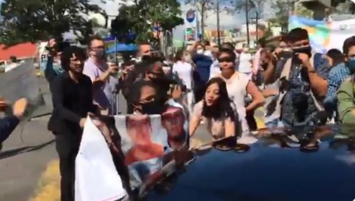 Foto: Cortesía ‘Sólo atiendes a la mamá de El Chapo’: Familiares de desaparecidos confrontan a AMLO