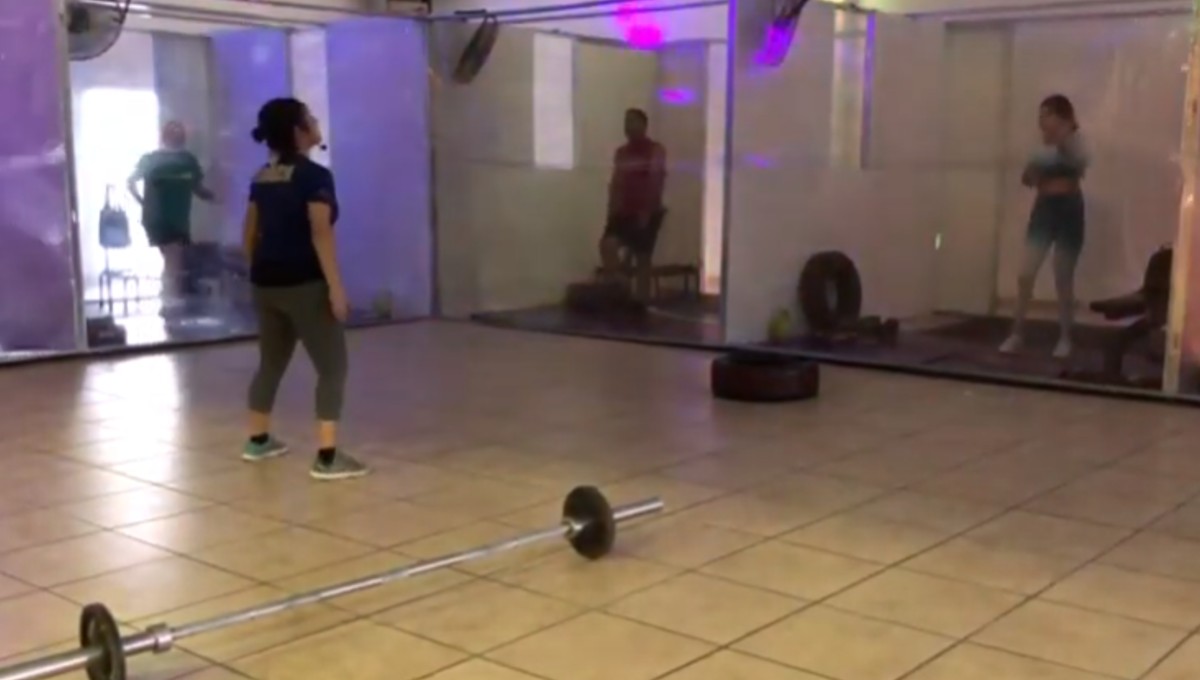Foto: Cortesía “COVID-Fitness”, el gimnasio para ejercitarse entre vitrinas en Chihuahua
