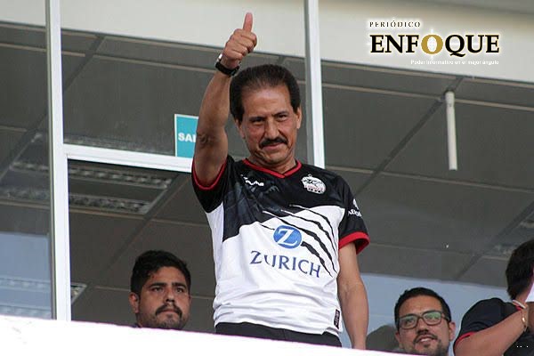 Foto: Cortesía Esparza Ortiz celebra regreso de Lobos BUAP a primera división