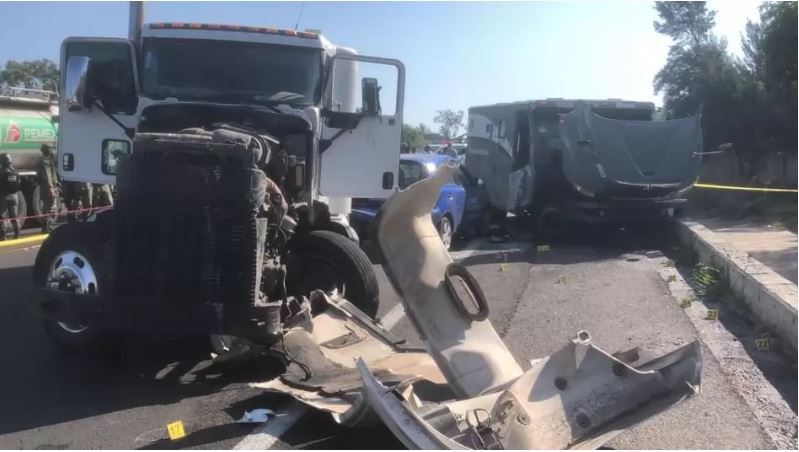 Asalto a camioneta de valores en Jalisco deja al menos dos muertos