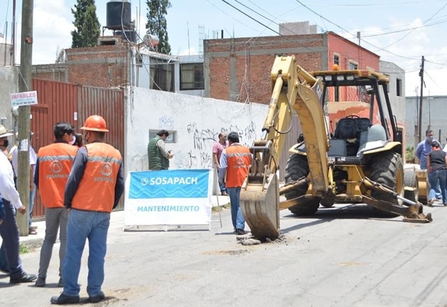 Foto: Cortesía Inicia Sosapach sustitución de drenaje en barrio de Santiago Mixquitla