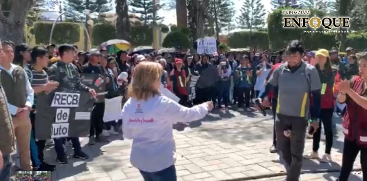 Foto: Marisol Oropeza Universitarios de la BUAP de Tecamachalco se sumaron a la megamarcha