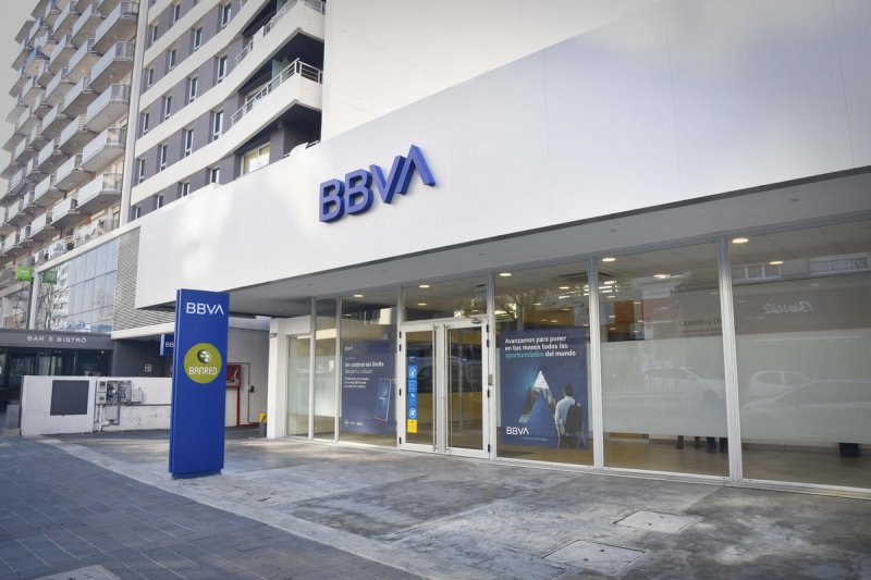 Foto: Cortesía Banco BBVA niega tarjeta adicional a joven por ser para su esposo