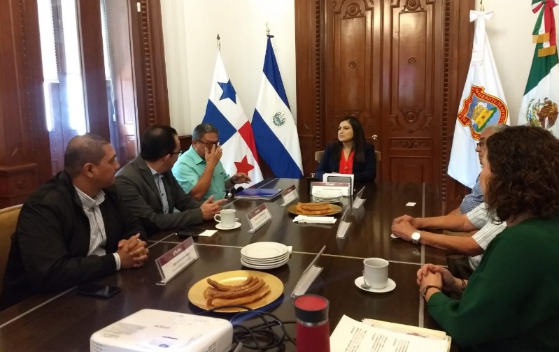 Foto: Cortesía Rivera Vivanco se reúne con la Delegación de la Fundación Líderes Globales (Fotos)