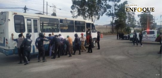 Foto: Cortesía Elementos de Seguridad realizan operativos en tramos carreteros de Amozoc; detienen  a sujeto con sustancias psicotrópicas
