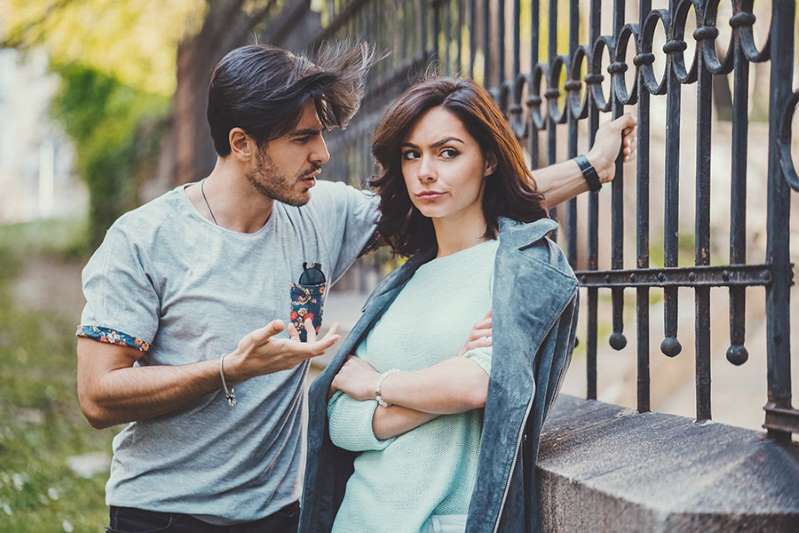 ¿Estás siendo controlado por tu pareja? Aquí 10 señales