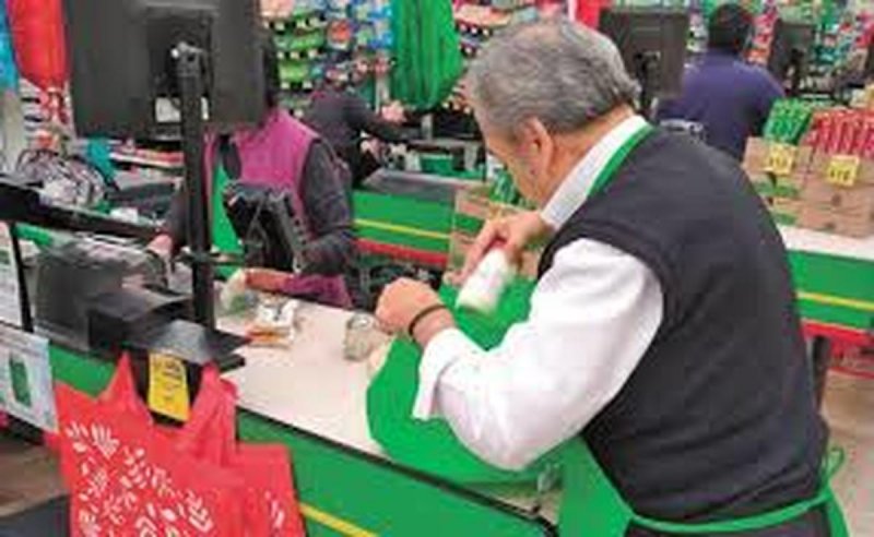 Foto: Cortesía Adultos mayores, los más vulnerables; no pararán, pues viven de sus propinas