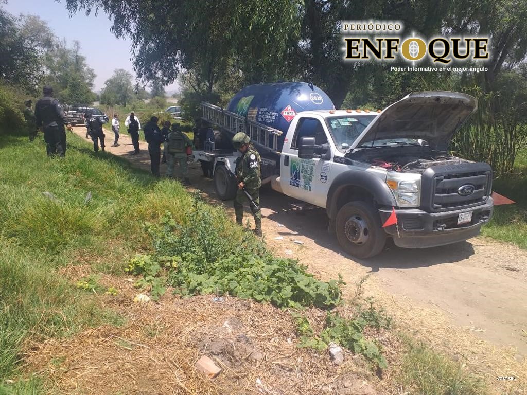 Foto: Cortesía Recupera GN pipa de gas LP en Teacalco