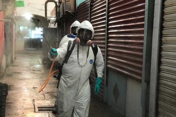 Foto: Omar Sánchez Limpian mercado municipal de Cholula ante contingencia por el Coronavirus