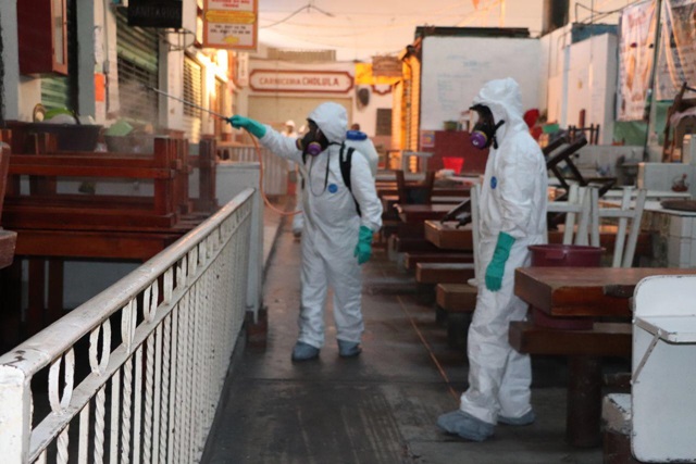 Limpian mercado municipal de Cholula ante contingencia por el Coronavirus 