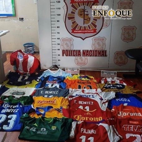 Foto: Cortesía Buscan a ladrones que le robaron mil playeras a futbolista