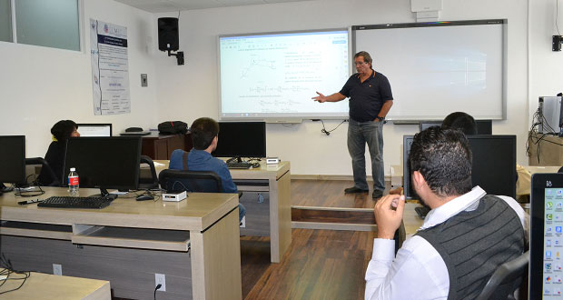 Foto: Cortesía BUAP da certeza laboral a maestros que no cuentan con un contrato definitivo