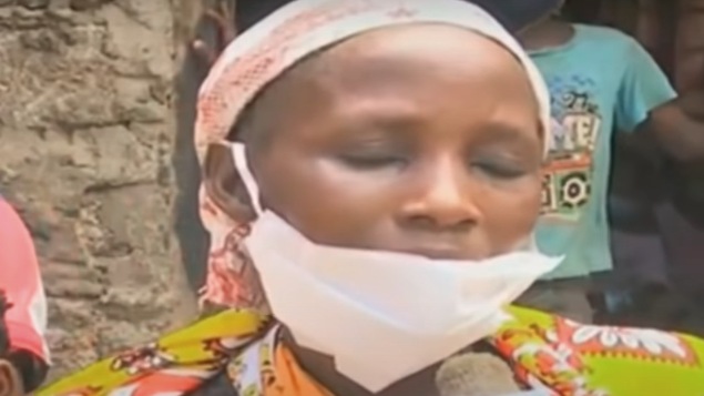 En medio de COVID-19, mujer hervía piedras para que sus hijos creyeran que era comida