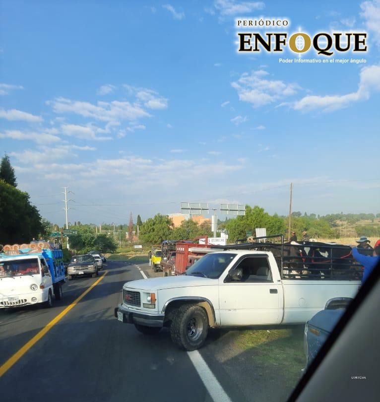 Evaden tianguistas medidas sanitarias y se instalan en Ixtacuixtla